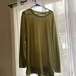 Green scoop neck light weight sweater